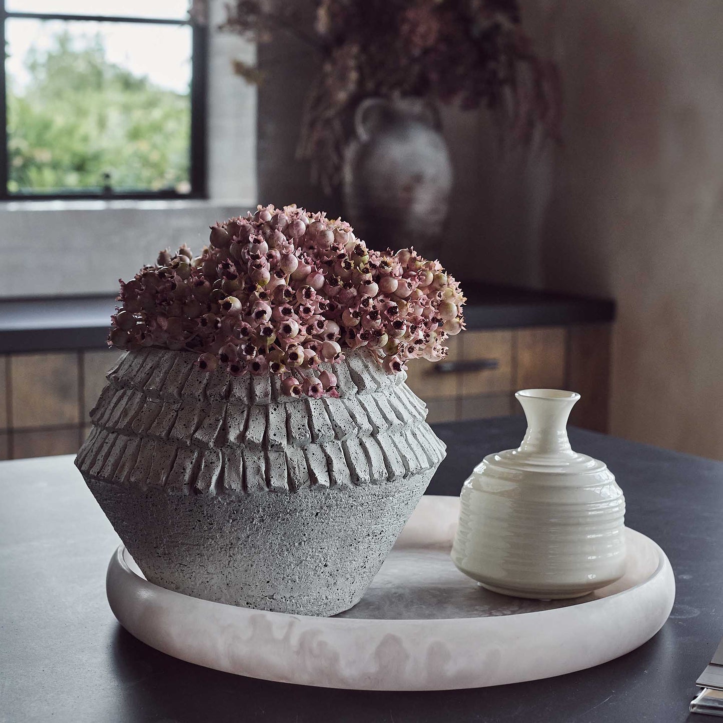 ANYA CEMENT VASE