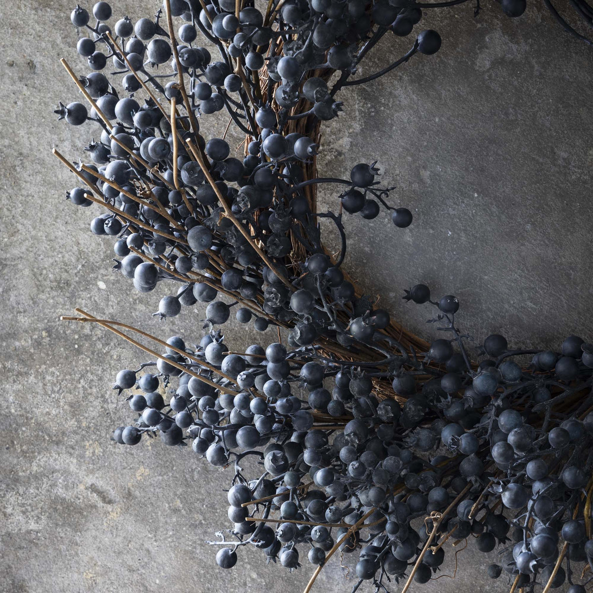 ARTIFICIAL BERRY WREATH, MIDNIGHT -